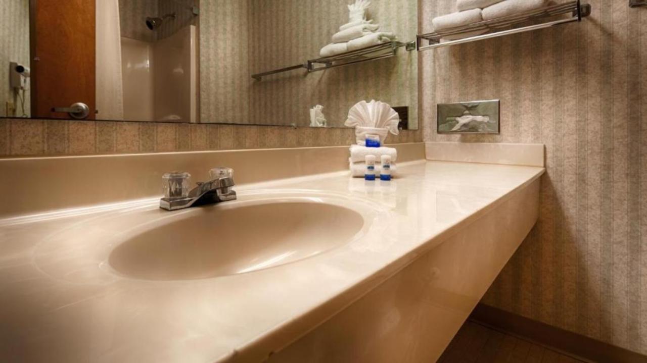 Hotel Baymont By Wyndham Groton/Mystic Exterior foto